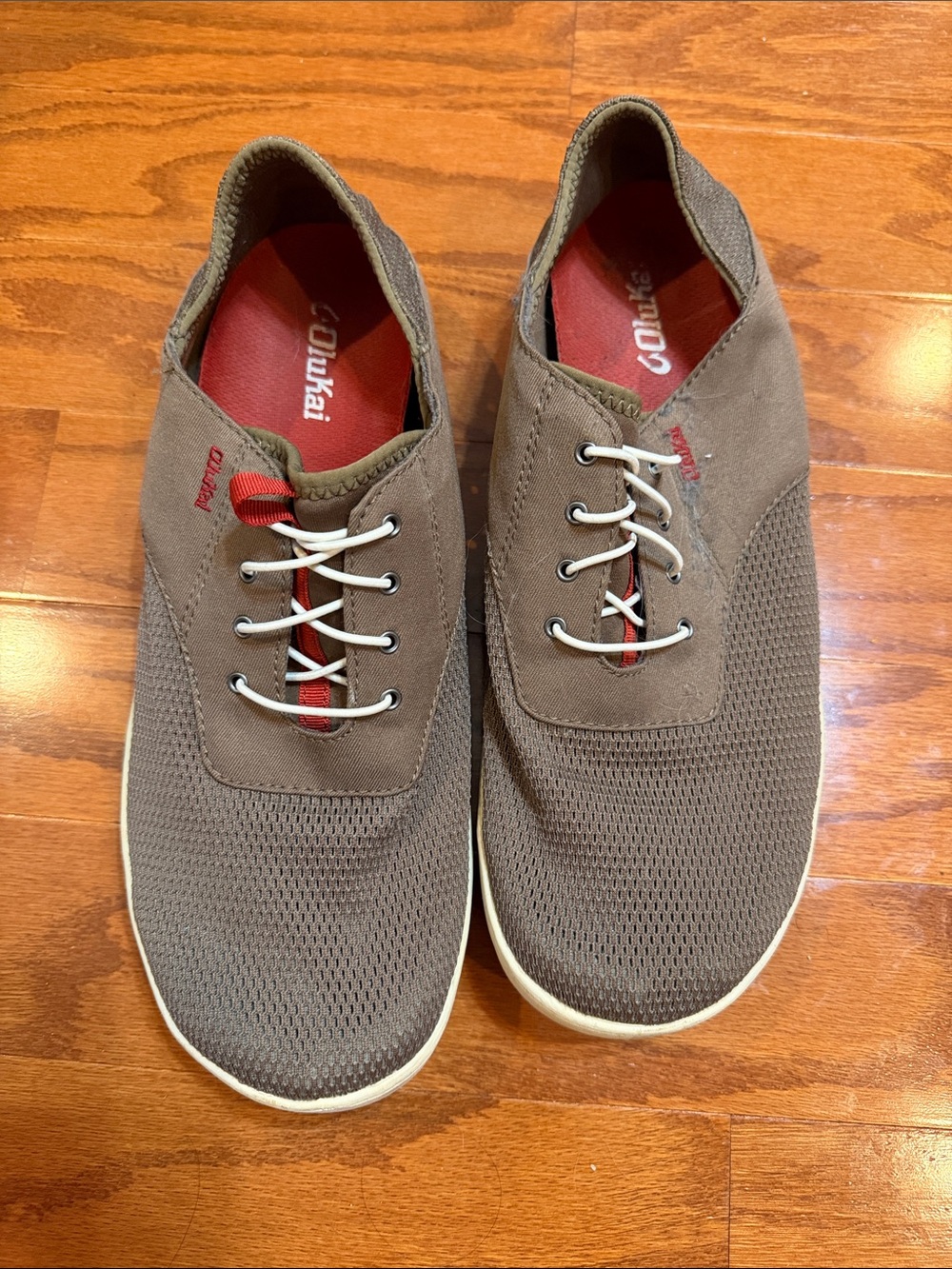 OluKai Men’s Brown Knit Sneakers with Red Accents